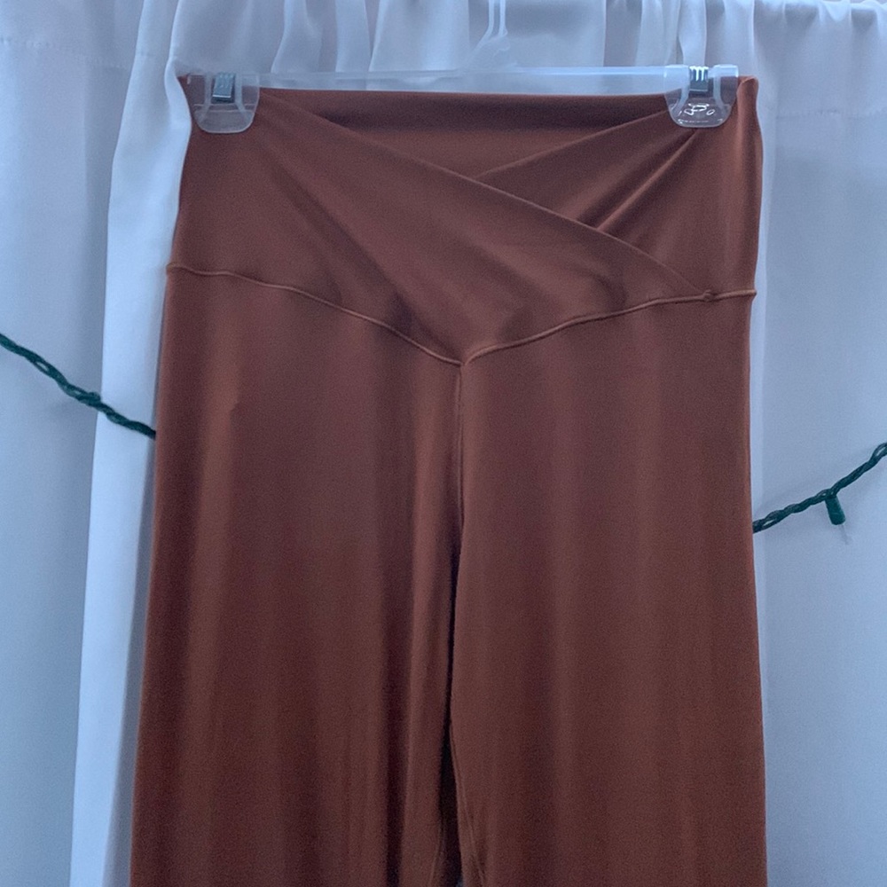 Aerie offline high rise flare leggings-Brown-size large